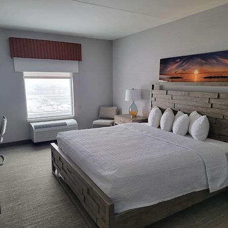 Hampton Inn & Suites Erie Bayfront Exteriér fotografie
