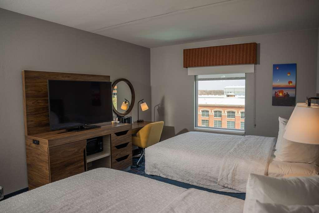 Hampton Inn & Suites Erie Bayfront Pokoj fotografie