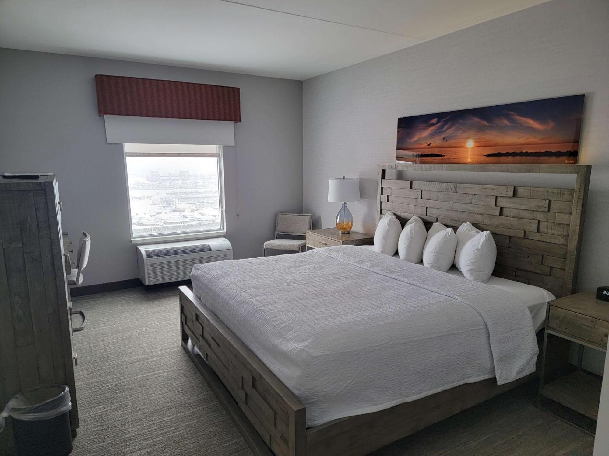 Hampton Inn & Suites Erie Bayfront Exteriér fotografie