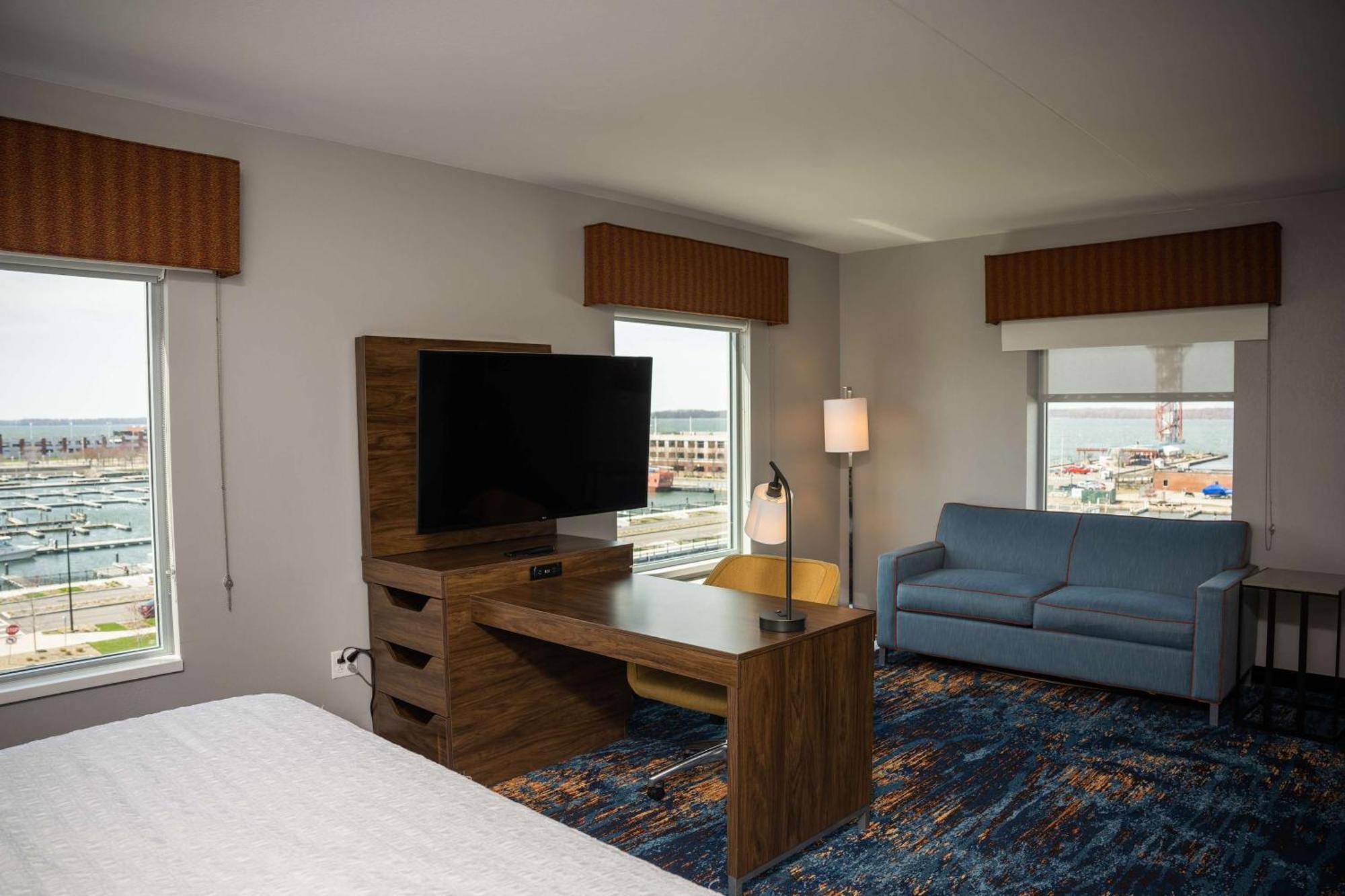 Hampton Inn & Suites Erie Bayfront Exteriér fotografie