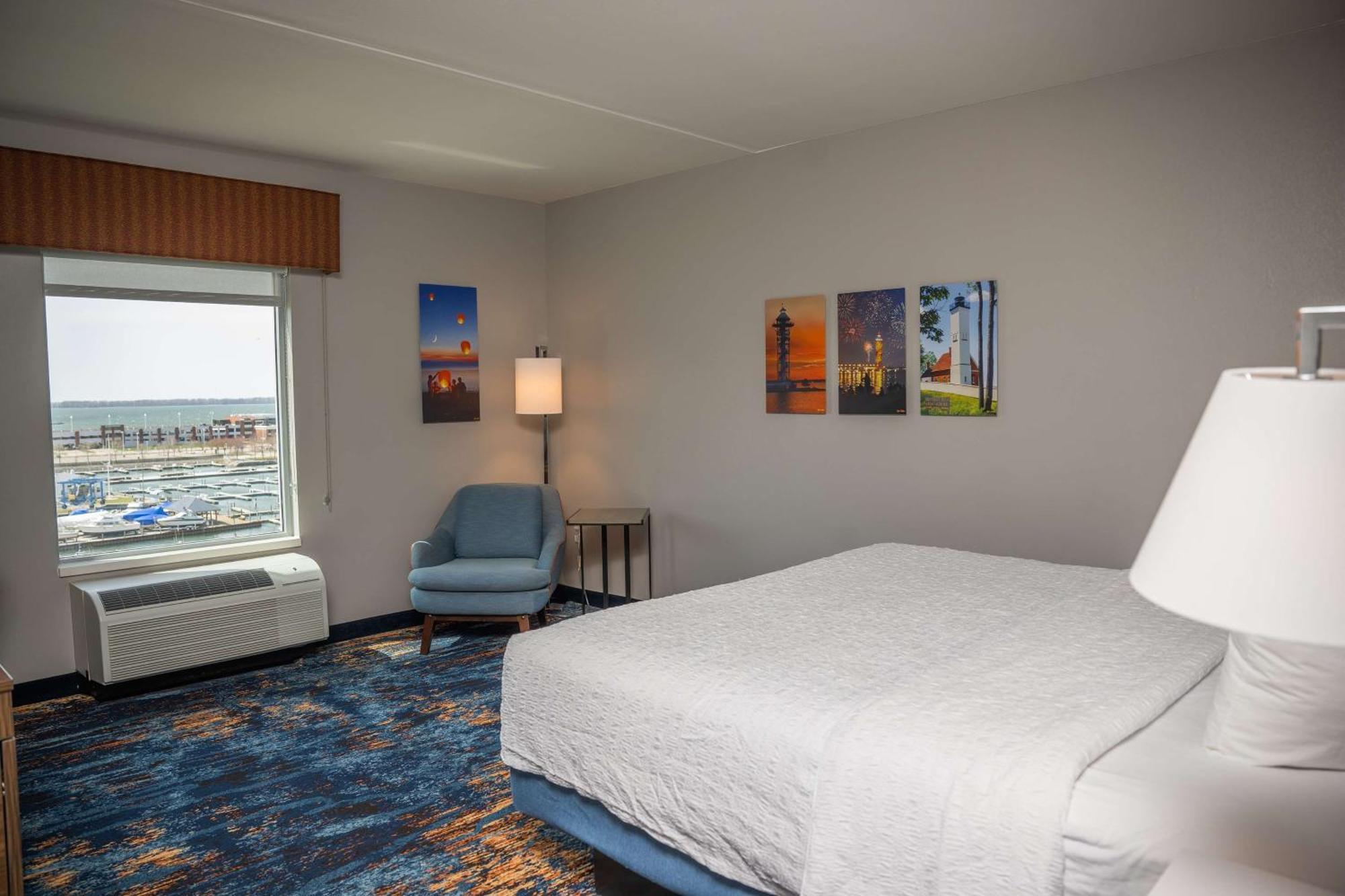 Hampton Inn & Suites Erie Bayfront Exteriér fotografie