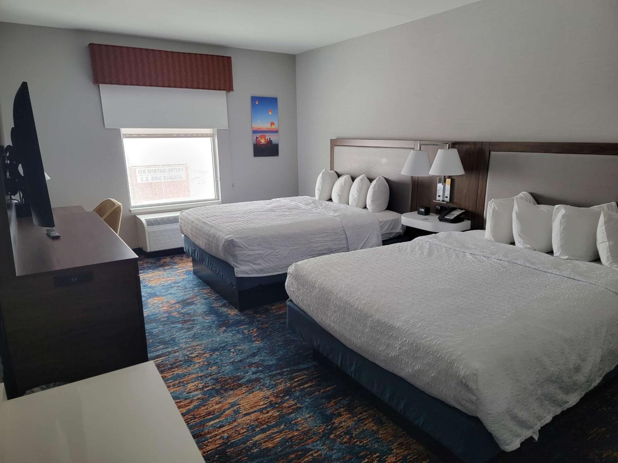 Hampton Inn & Suites Erie Bayfront Exteriér fotografie