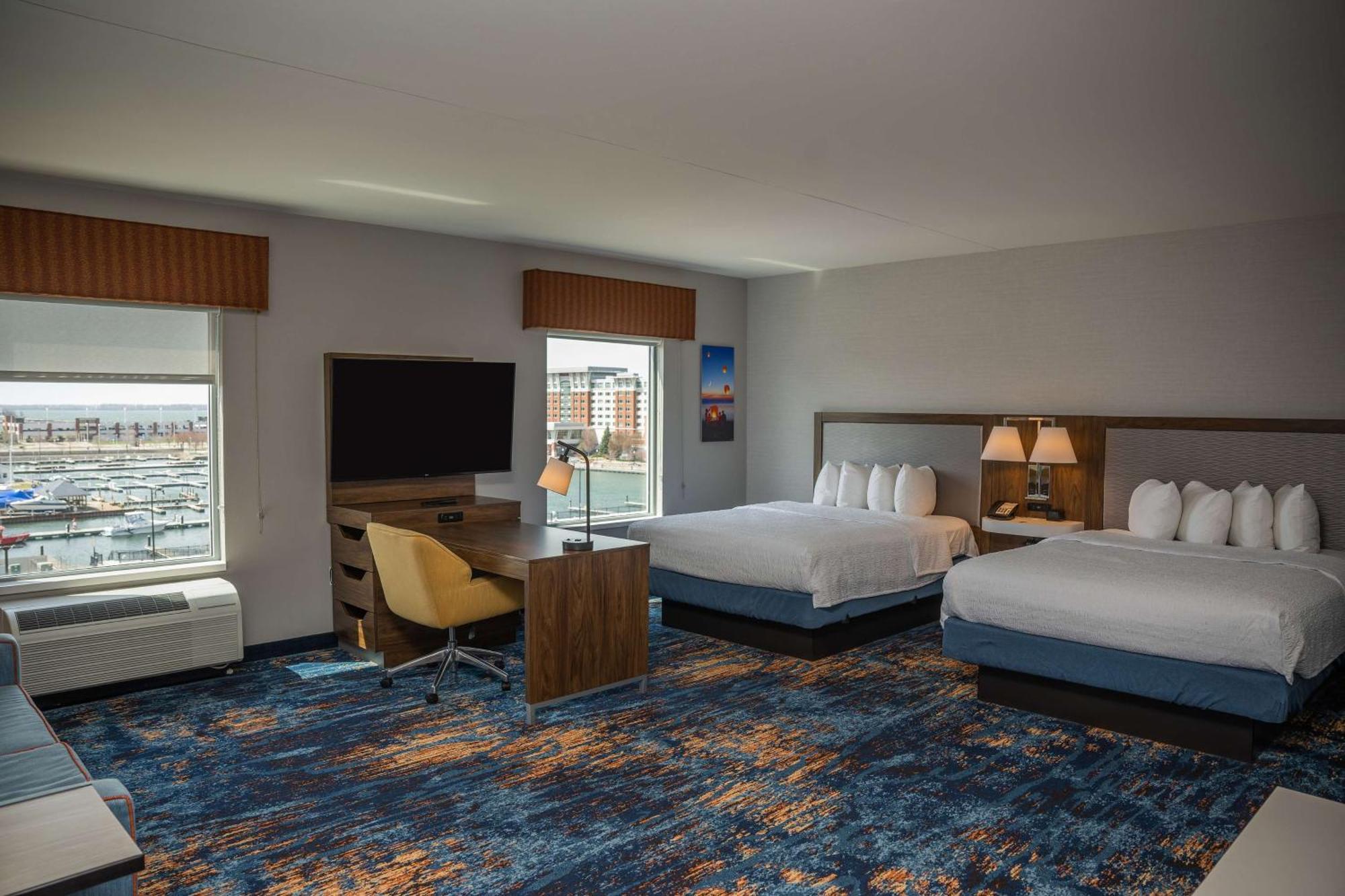Hampton Inn & Suites Erie Bayfront Exteriér fotografie