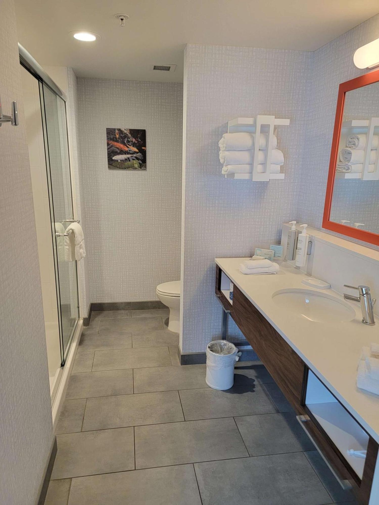 Hampton Inn & Suites Erie Bayfront Exteriér fotografie