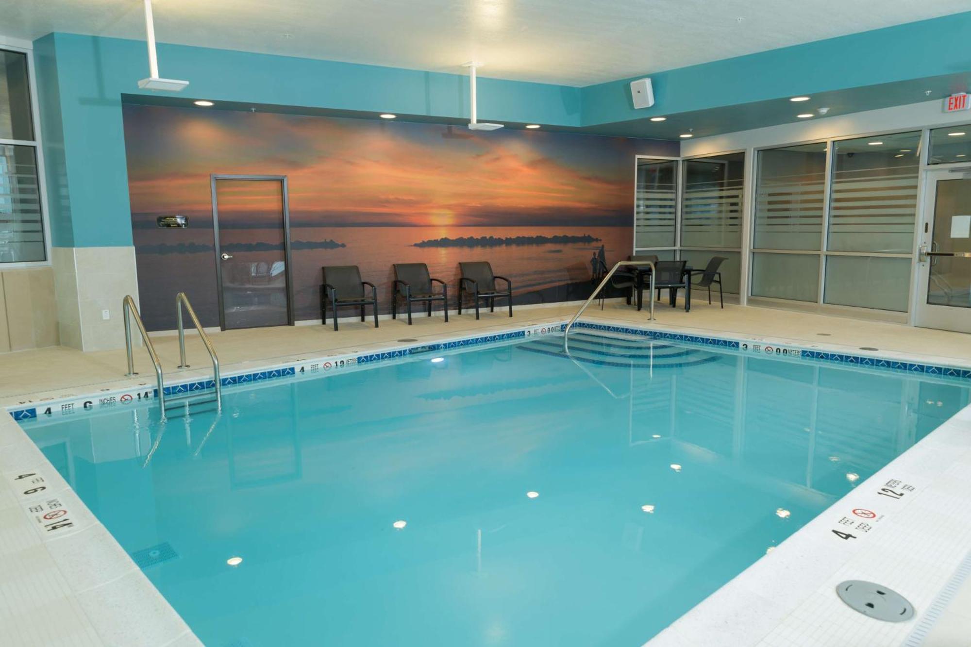 Hampton Inn & Suites Erie Bayfront Exteriér fotografie