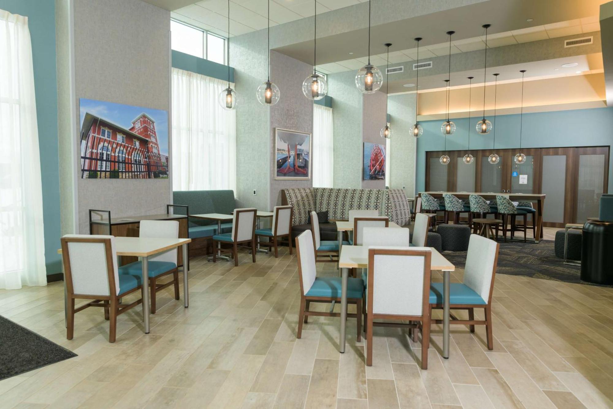 Hampton Inn & Suites Erie Bayfront Exteriér fotografie