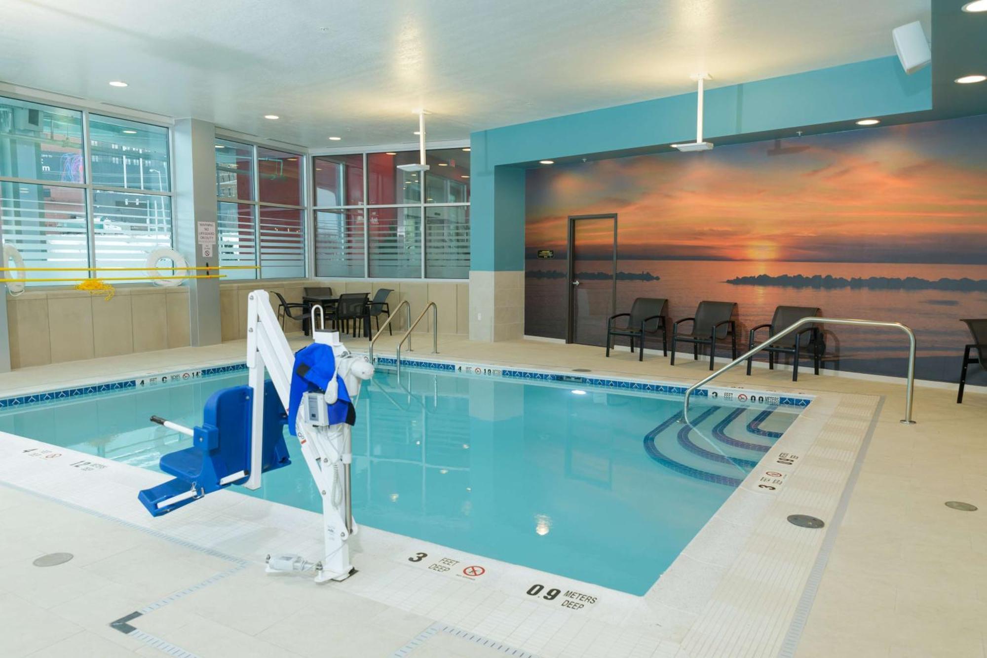 Hampton Inn & Suites Erie Bayfront Exteriér fotografie