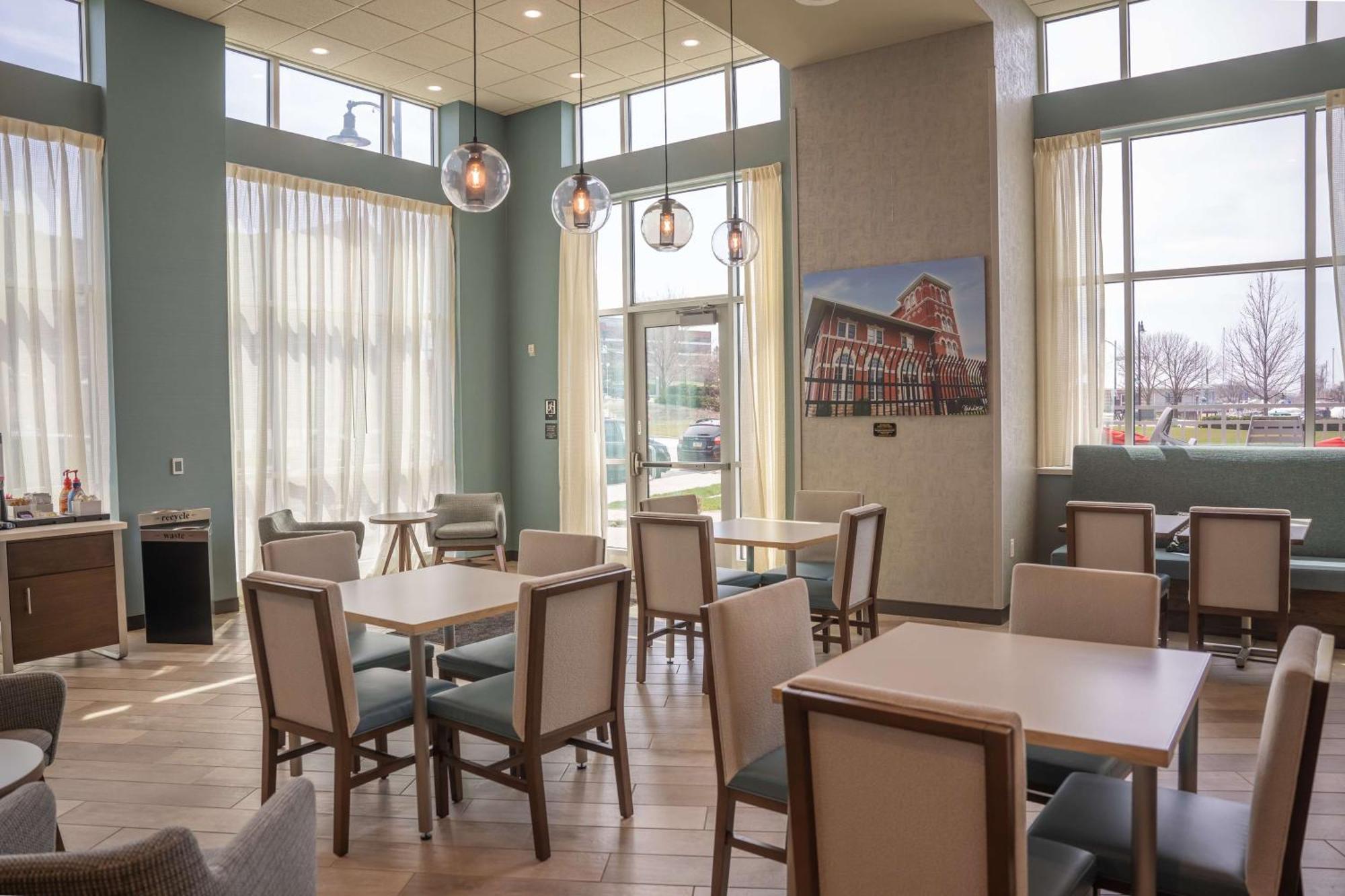 Hampton Inn & Suites Erie Bayfront Exteriér fotografie