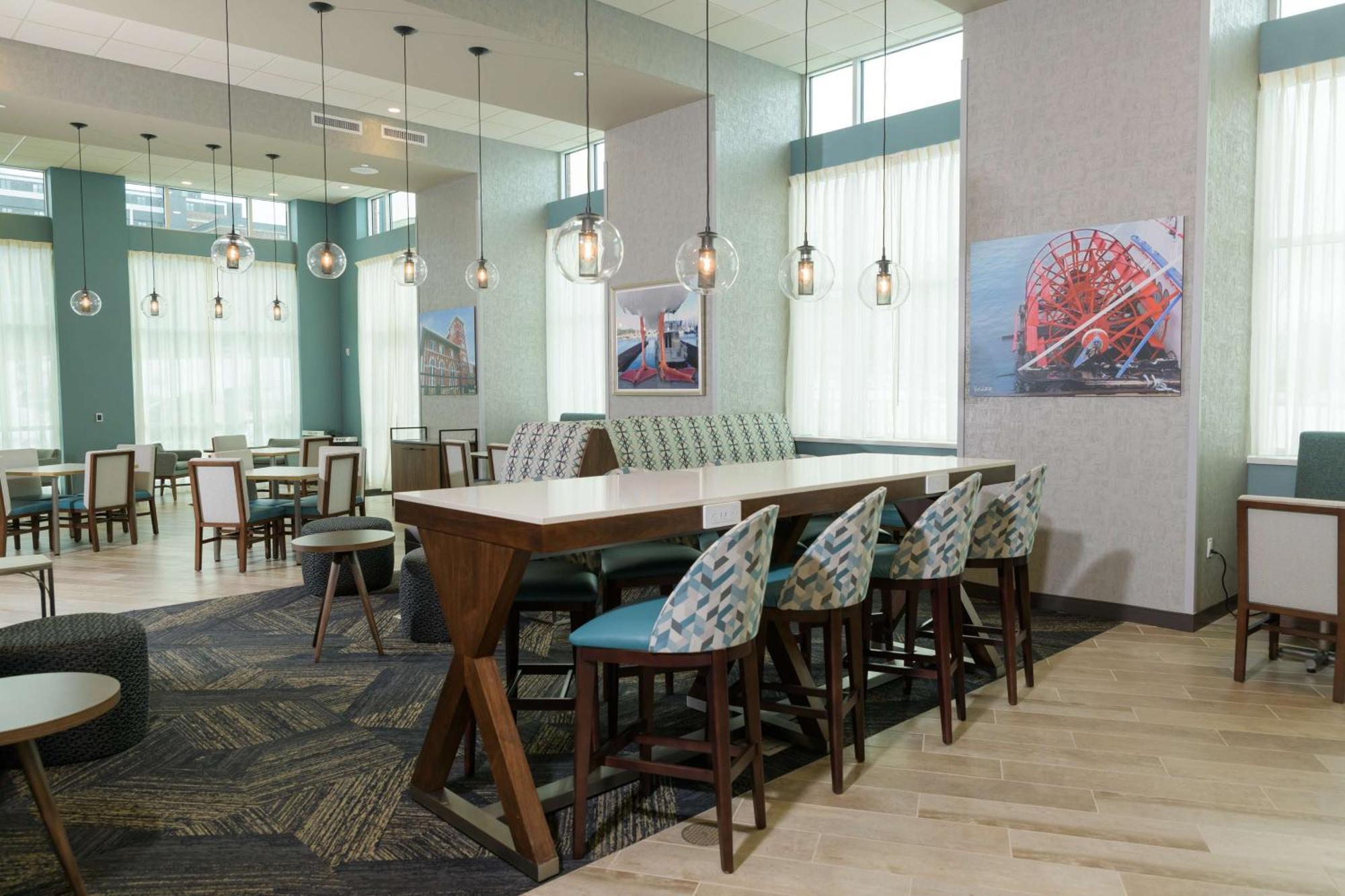 Hampton Inn & Suites Erie Bayfront Exteriér fotografie